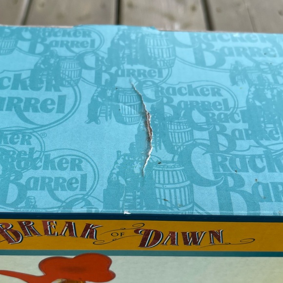 Cracker Barrel Break of Dawn Golden Glass Rooster Home Decor in Original Box - Picture 3 of 16